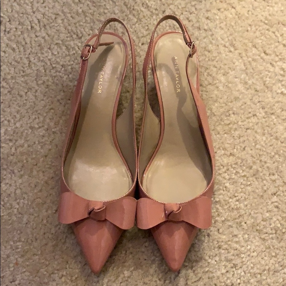 Ann Taylor blush pink bow pumps